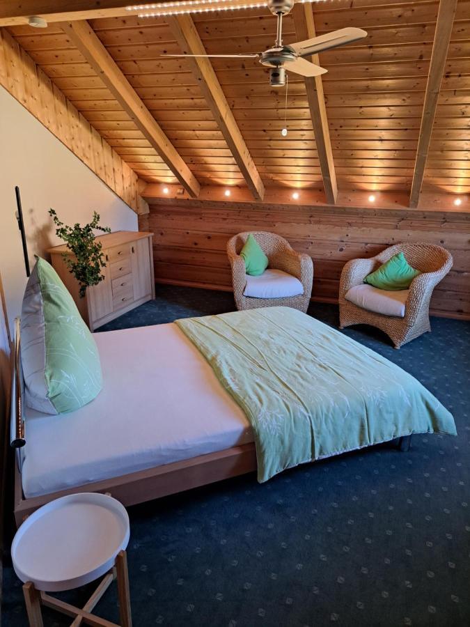 Steewer Landhaus Gemuetliche Ferienwohnung Bis 6 Pers In Ruhiger Ortsrandlage Stebach Exterior photo
