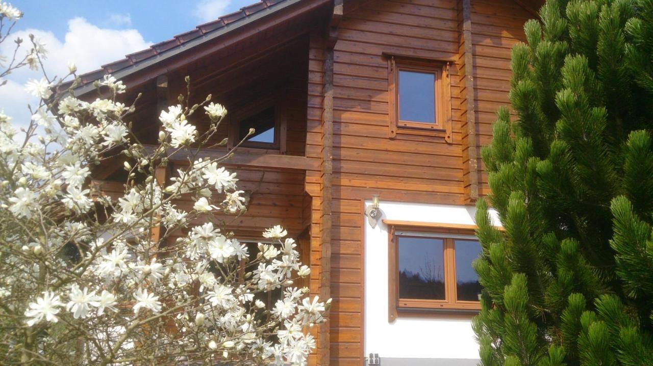 Steewer Landhaus Gemuetliche Ferienwohnung Bis 6 Pers In Ruhiger Ortsrandlage Stebach Exterior photo